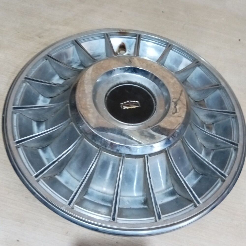 1970 1971 1972 1973 Ford Torino Mustang Mercury Cougar Montego 14" Finned Hubcap - Picture 5 of 6